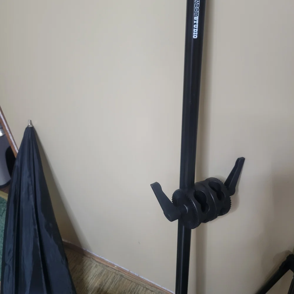 Black Tripod with White Umbrella Kit